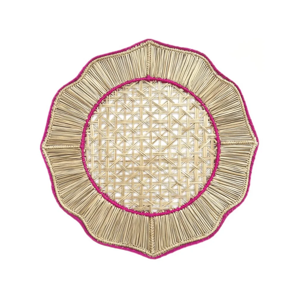 Round Scalloped Lattice Paper Yarn Placemat - Petra